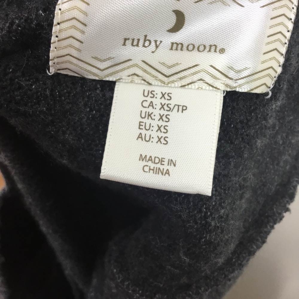 Ruby Moon Open Back Sweater Tunic Xs Top V Neck - image 4